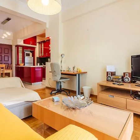 Athens Strawberry Hideaway - City Chic Retreat Exterior photo