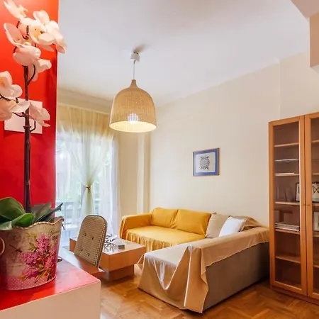 Athens Strawberry Hideaway - City Chic Retreat Exterior photo