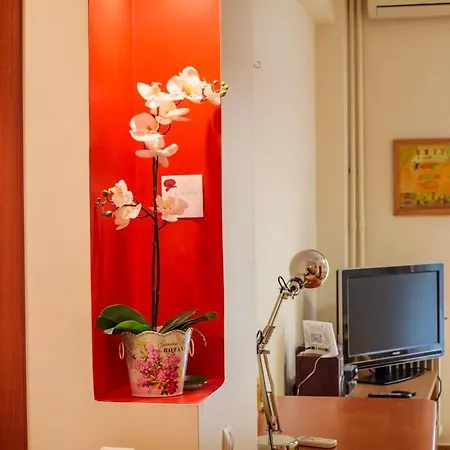 Athens Strawberry Hideaway - City Chic Retreat Exterior photo