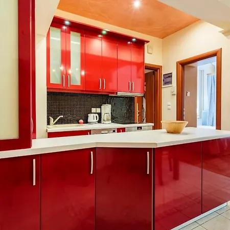 Athens Strawberry Hideaway - City Chic Retreat Exterior photo
