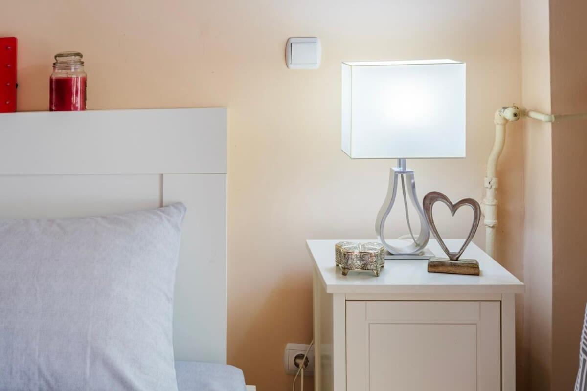 Strawberry Hideaway - Chic Retreat