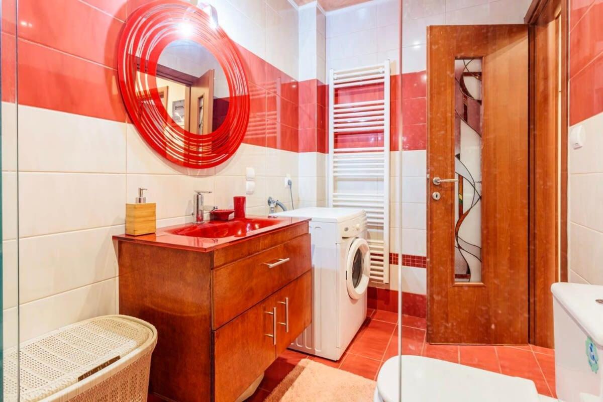 Strawberry Hideaway - Chic Retreat Apartment *